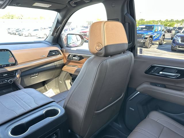 Used 2025 Chevrolet Tahoe High Country w/ Sun And Tow Package AWD/4WD image 11