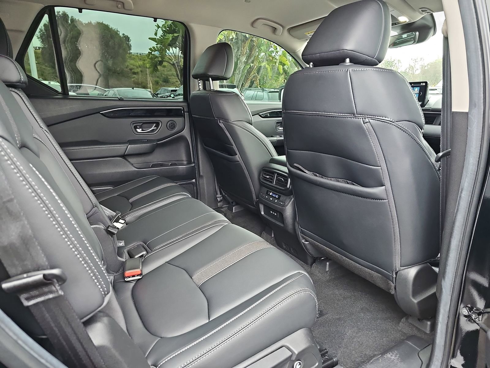 Used 2025 Honda Pilot EX-L image 11