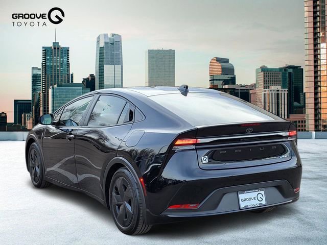Used 2026 Toyota Prius Plug-In Hybrid image 3