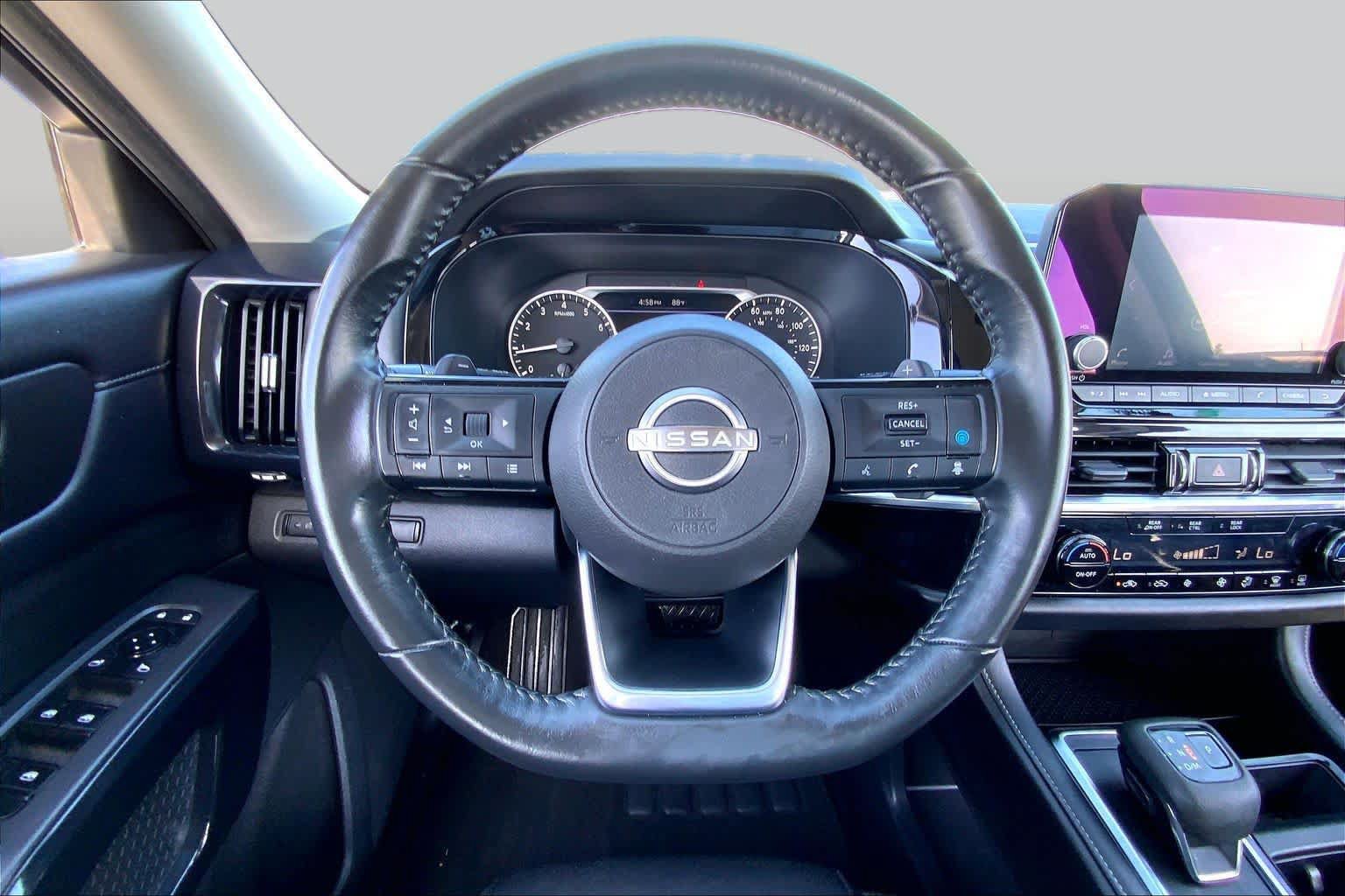 Used 2023 Nissan Pathfinder SV FWD image 6