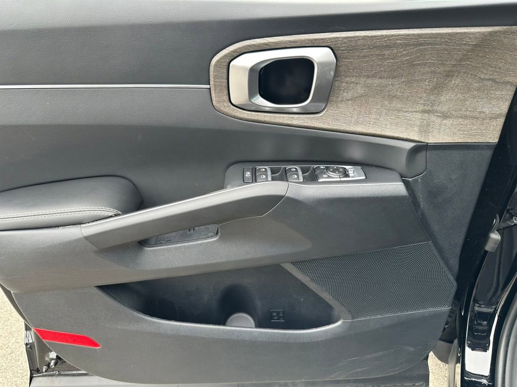 Used 2023 Kia Sorento X-Line EX image 17