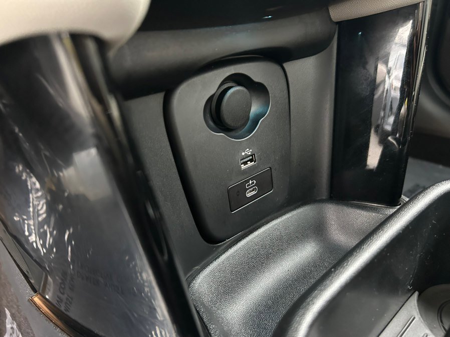 Used 2023 MINI Cooper SE image 28