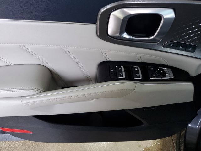 Used 2022 Kia Sorento SX Prestige w/ Panoramic Sunroof Package image 21