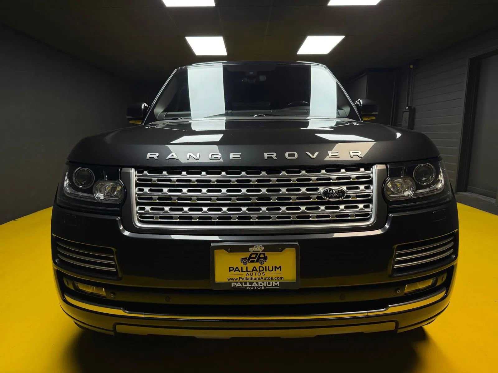 Used 2014 Land Rover Range Rover Autobiography AWD/4WD image 2