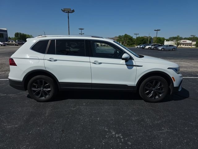 Used 2022 Volkswagen Tiguan SE w/ Panoramic Sunroof Package AWD/4WD image 6