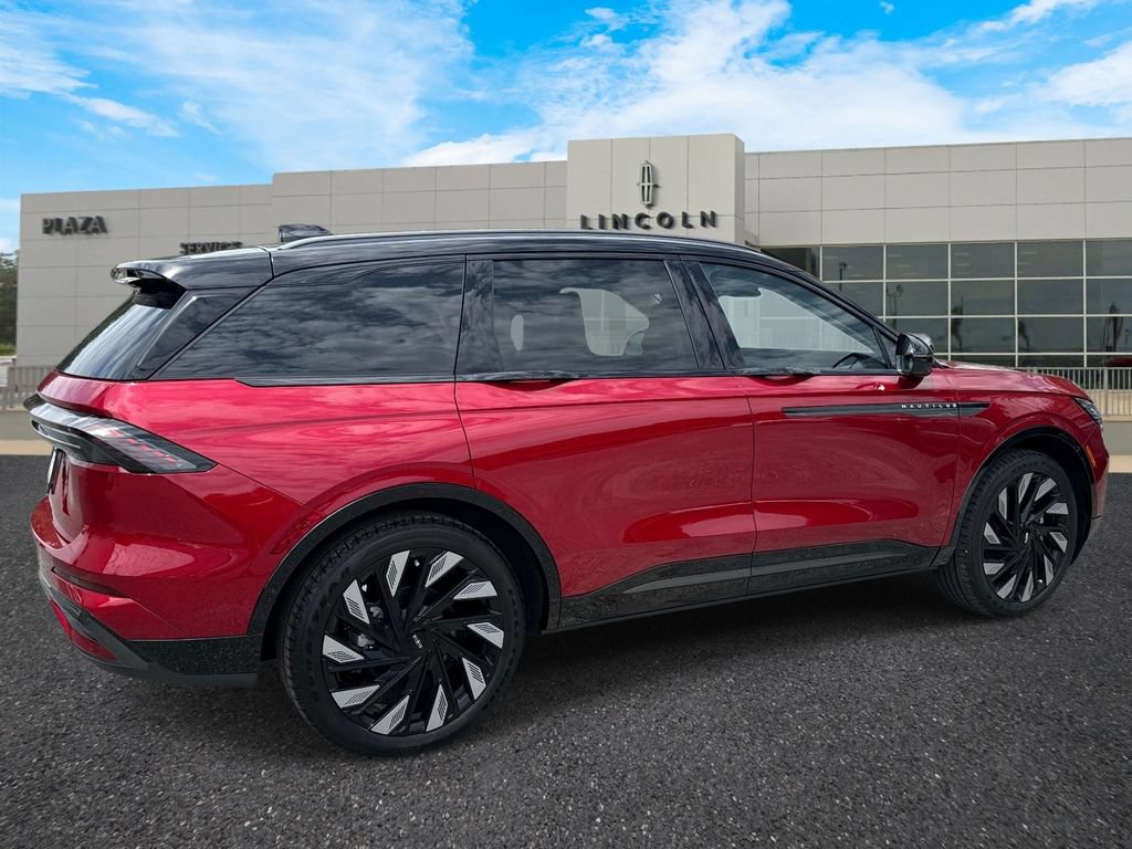 New 2026 Lincoln Nautilus Reserve w/ Jet Appearance Package AWD/4WD image 3