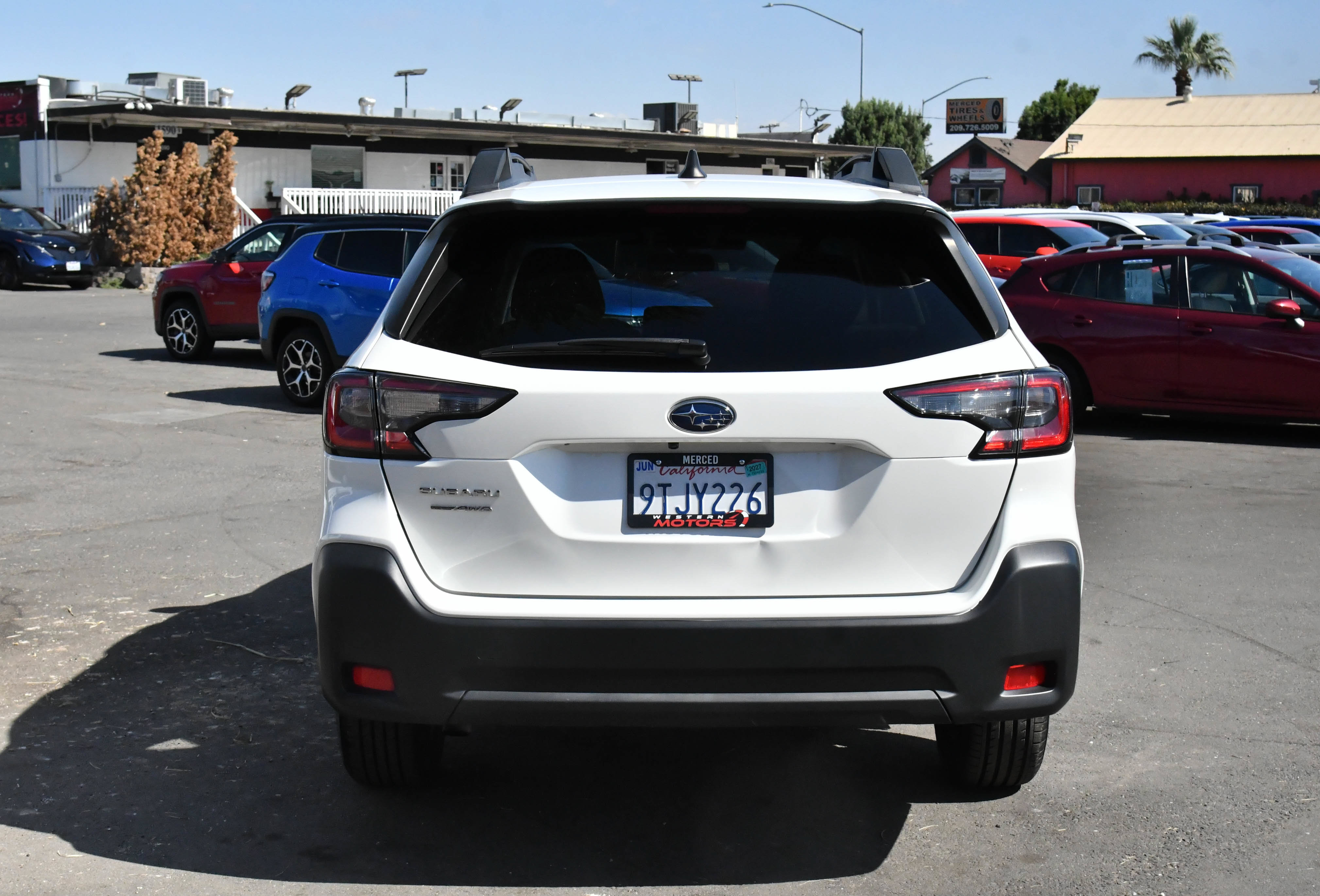 Used 2023 Subaru Outback Premium AWD/4WD image 7