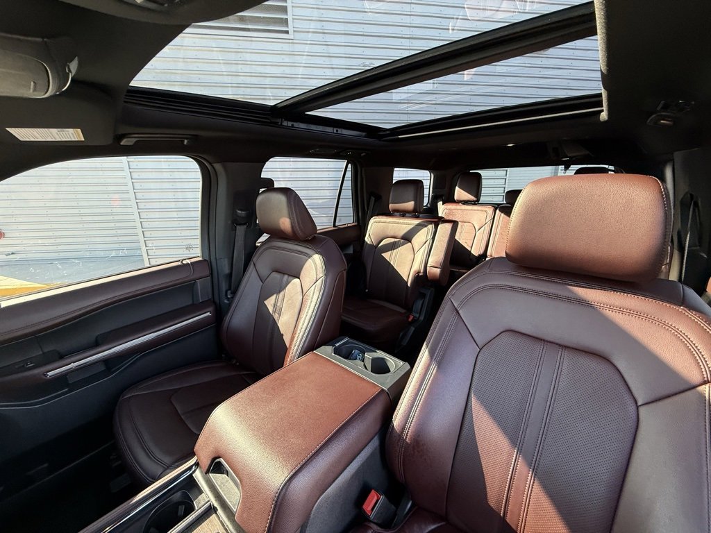 Used 2024 Ford Expedition Limited image 30
