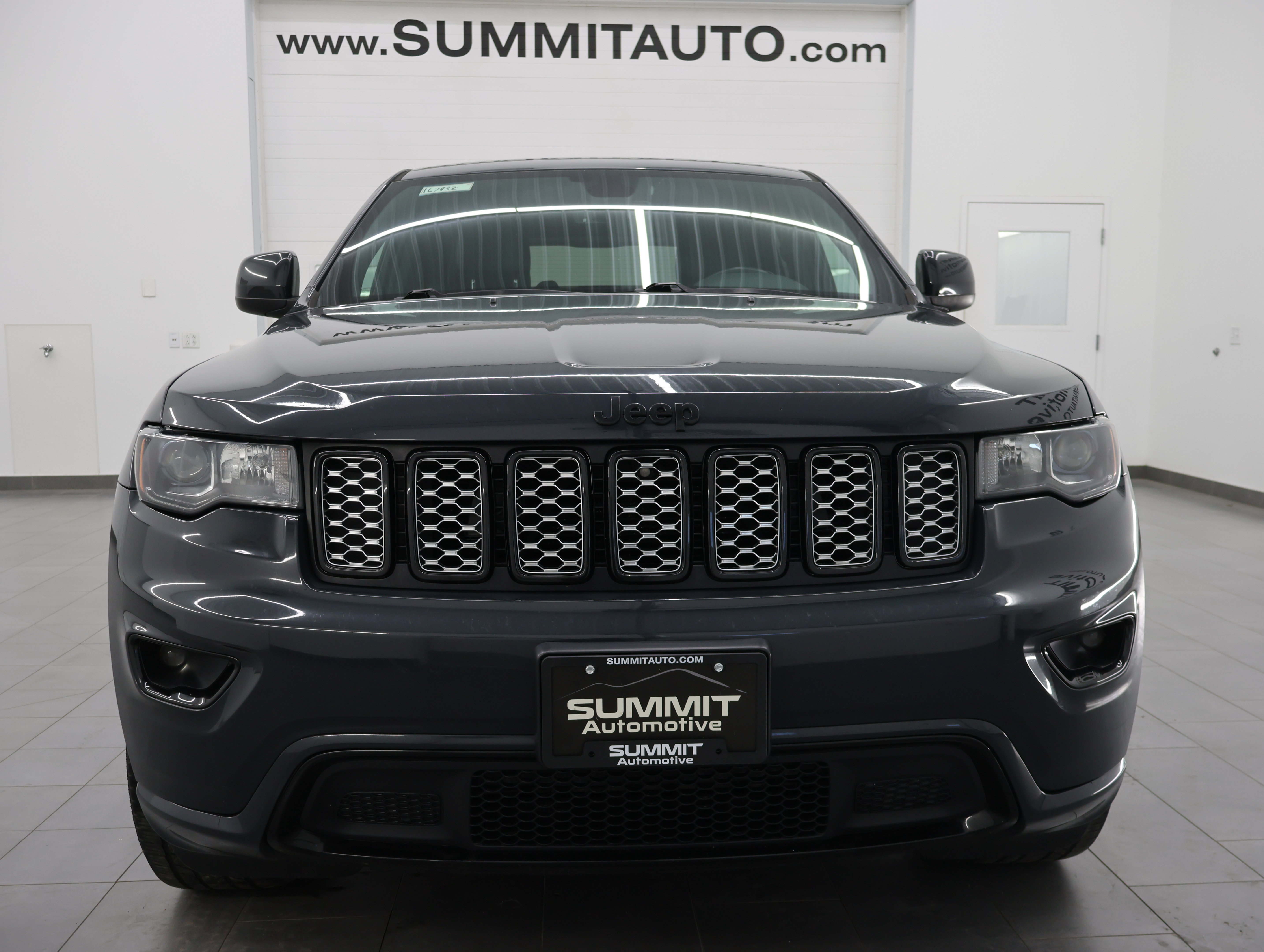 Used 2018 Jeep Grand Cherokee Altitude AWD/4WD image 20