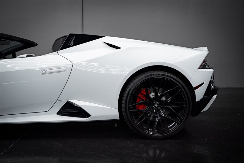 Used 2021 Lamborghini Huracan EVO RWD image 6
