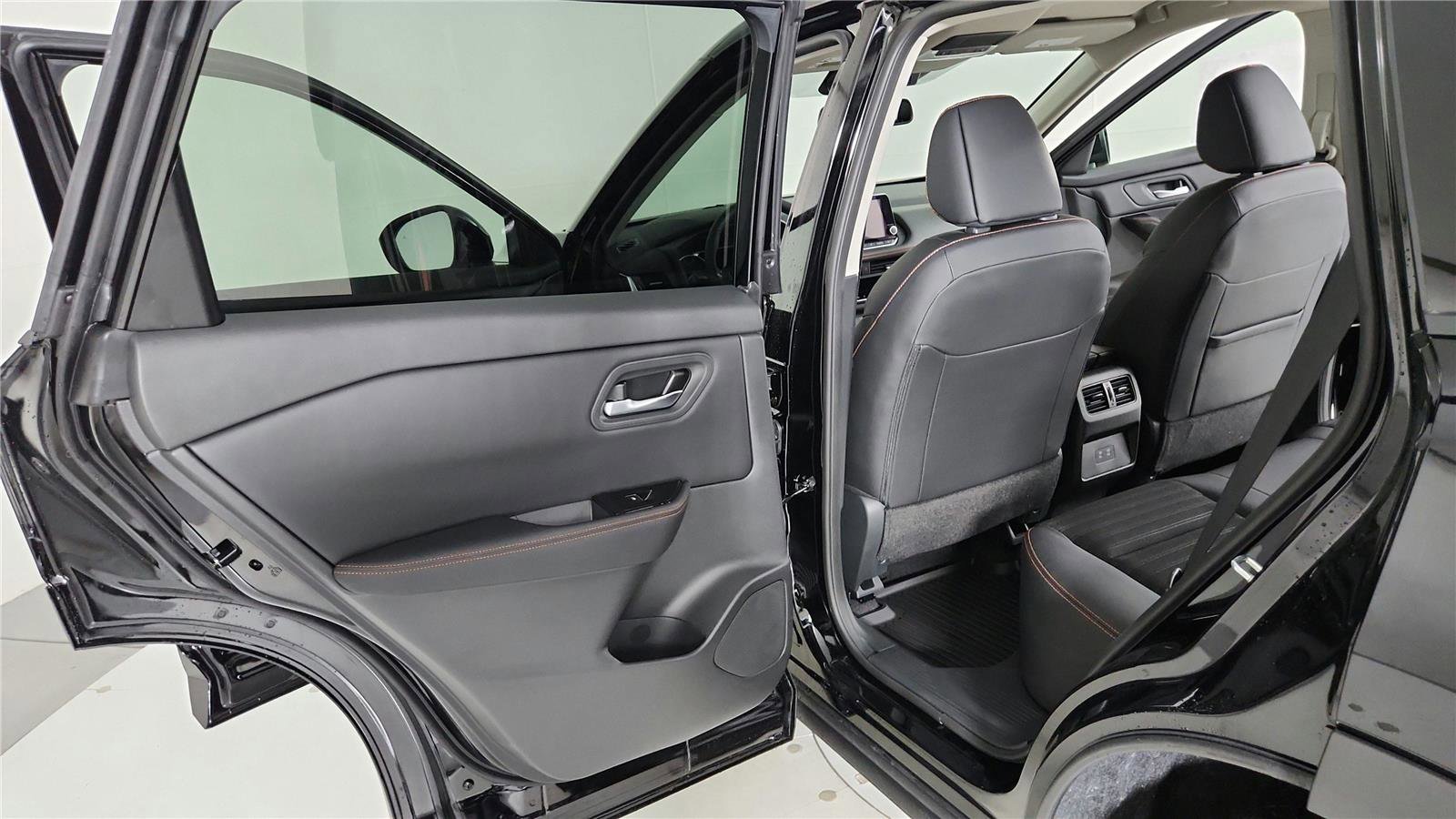 Certified 2025 Nissan Rogue SV w/ Rock Creek Premium Package image 17