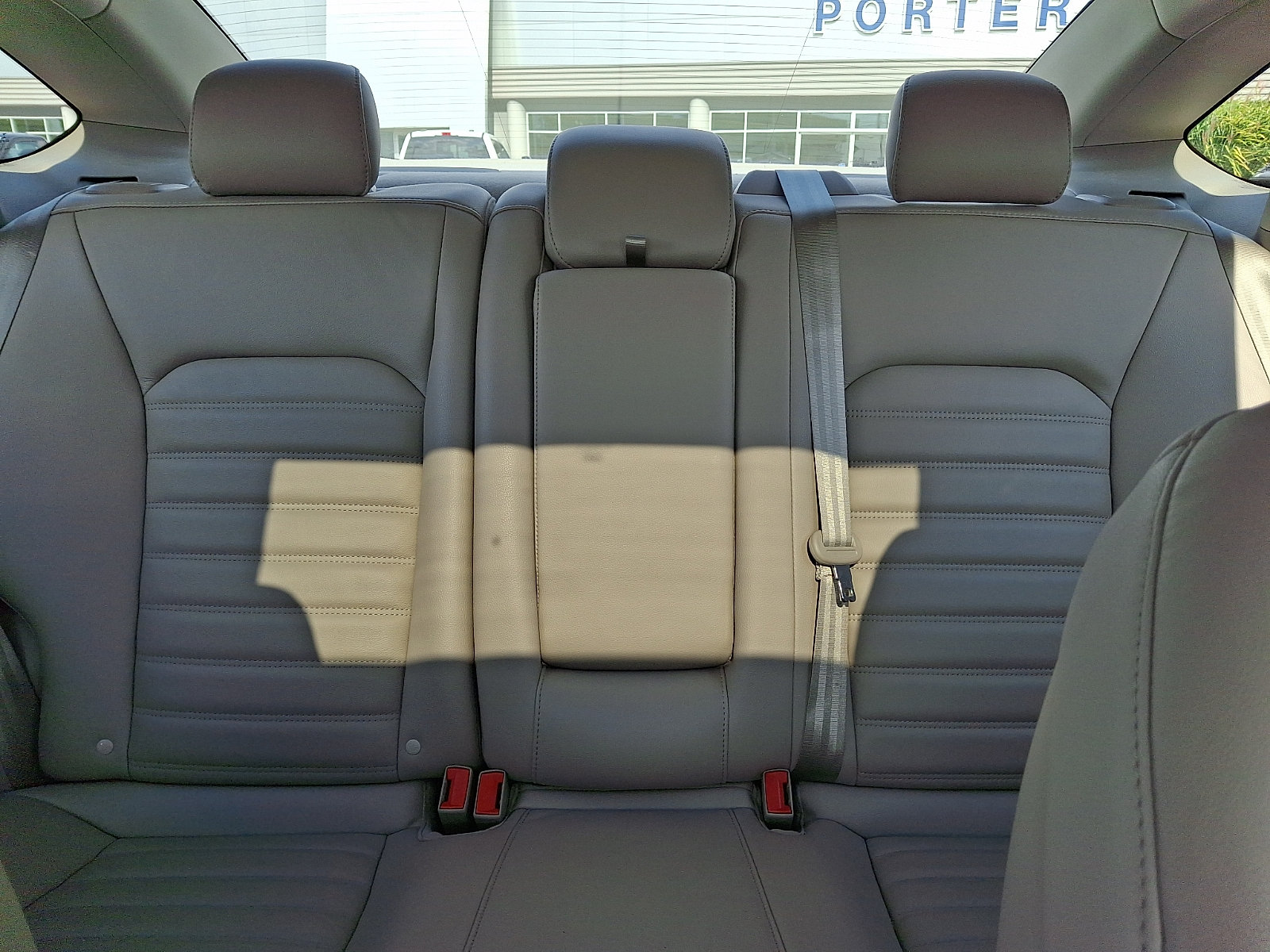 Certified 2018 Ford Fusion SE w/ Fusion SE Technology Package FWD image 18