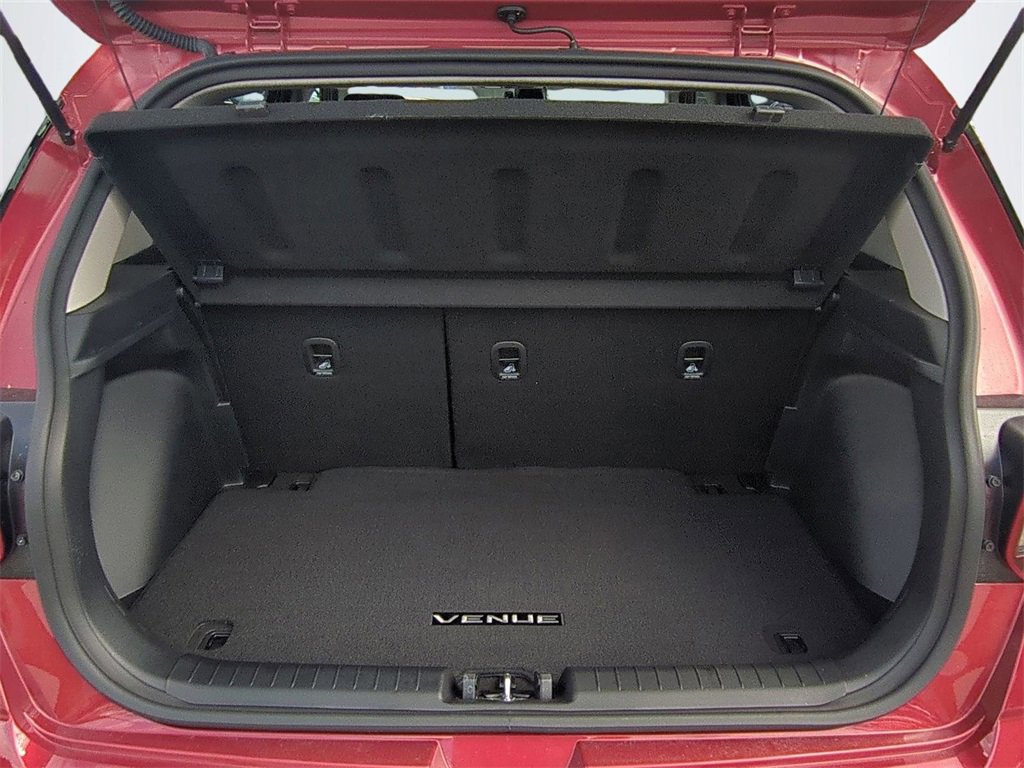 New 2025 Hyundai Venue SEL image 14