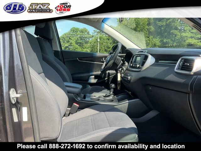 Used 2017 Kia Sorento LX image 14