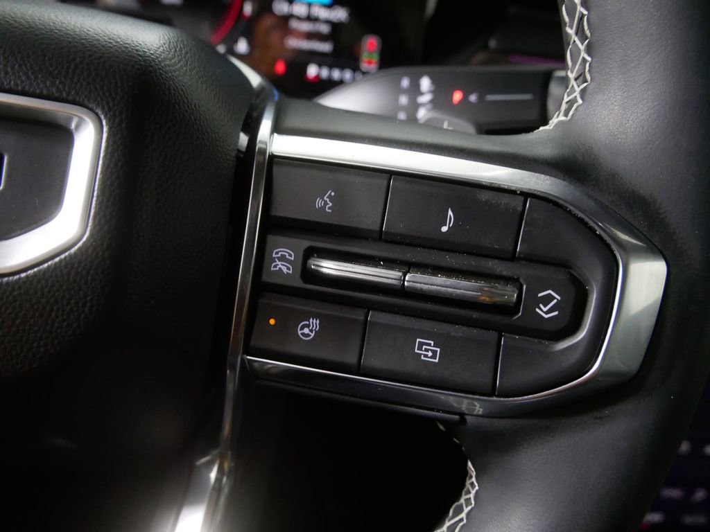 Used 2024 GMC Acadia Denali image 25