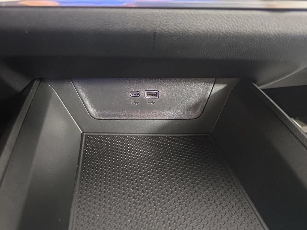 New 2026 Chevrolet Equinox LT w/ Convenience Package II FWD image 33