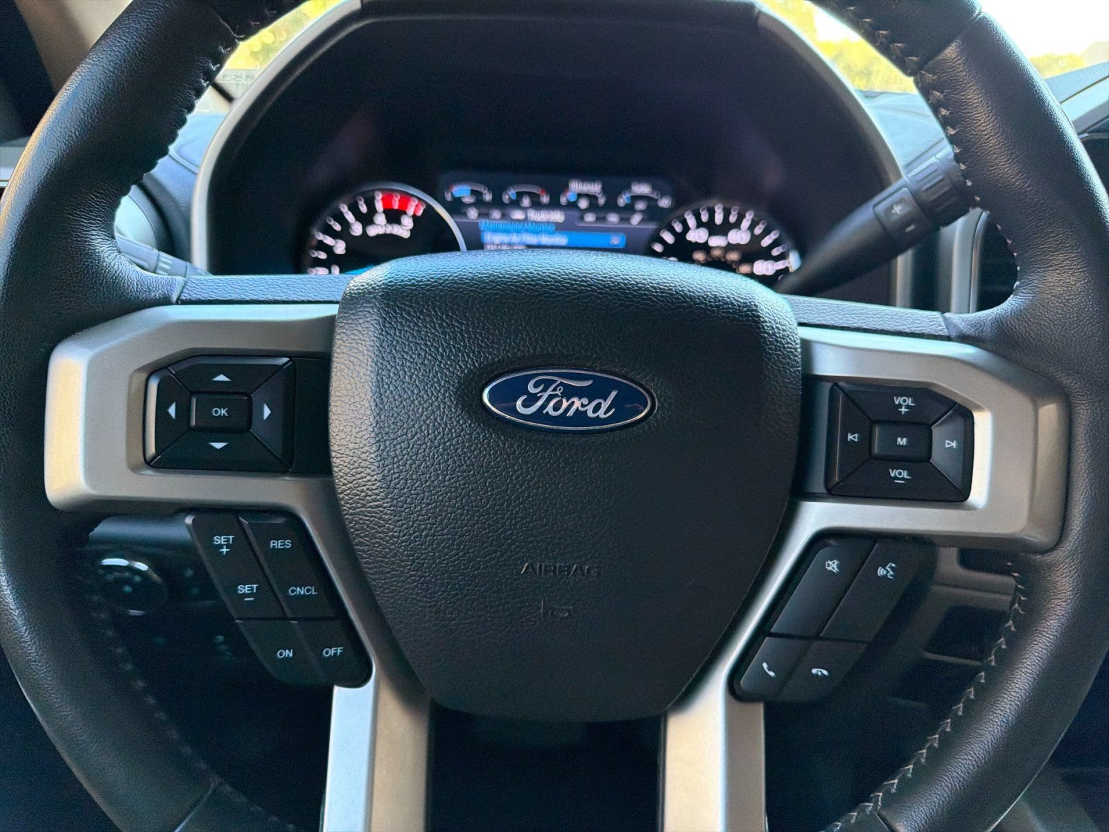 Used 2022 Ford F350 Lariat w/ Lariat Ultimate Package AWD/4WD image 22