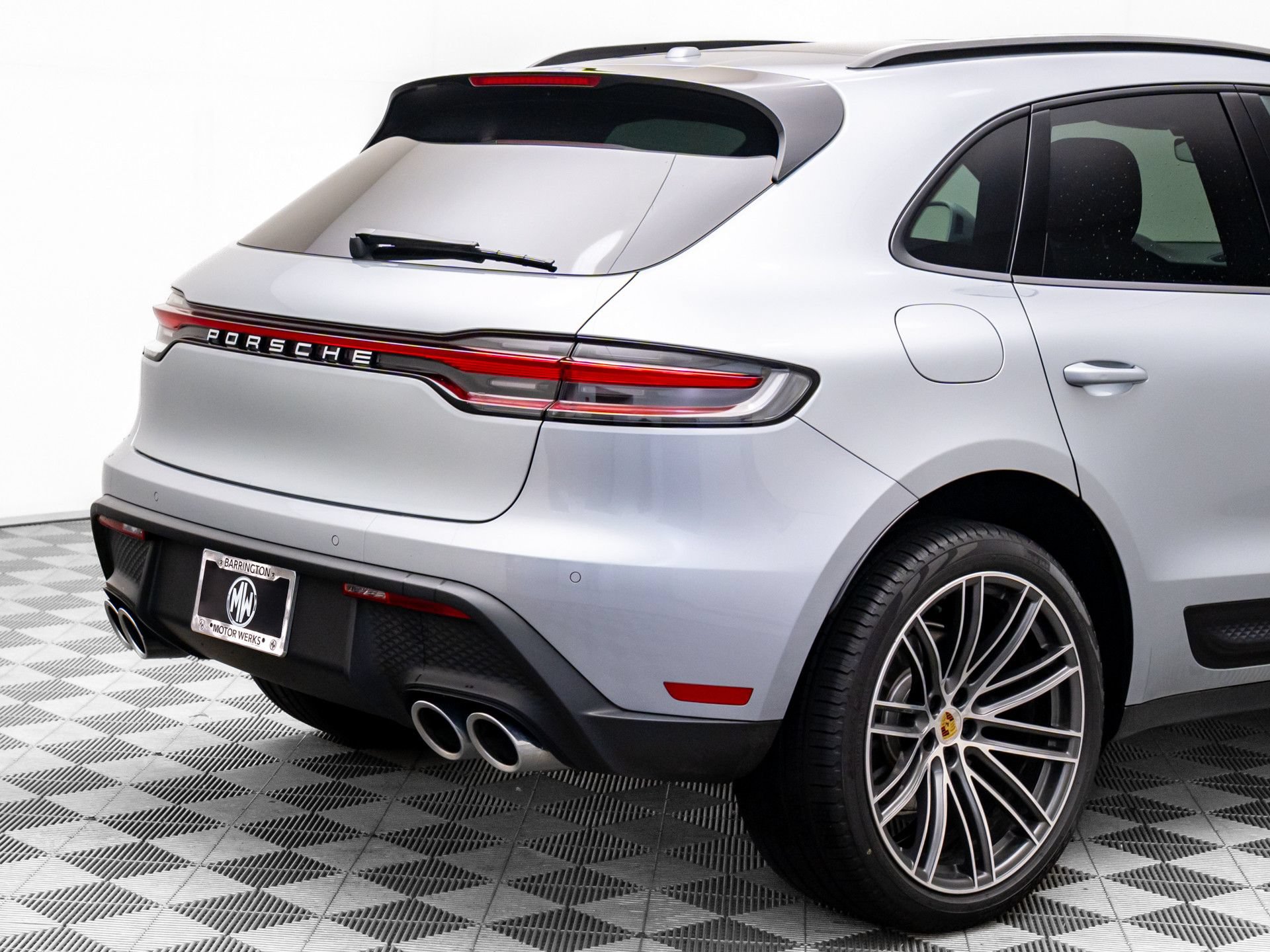 Certified 2026 Porsche Macan AWD/4WD image 37