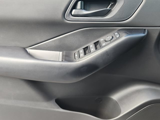 Used 2024 Nissan Rogue S FWD image 20