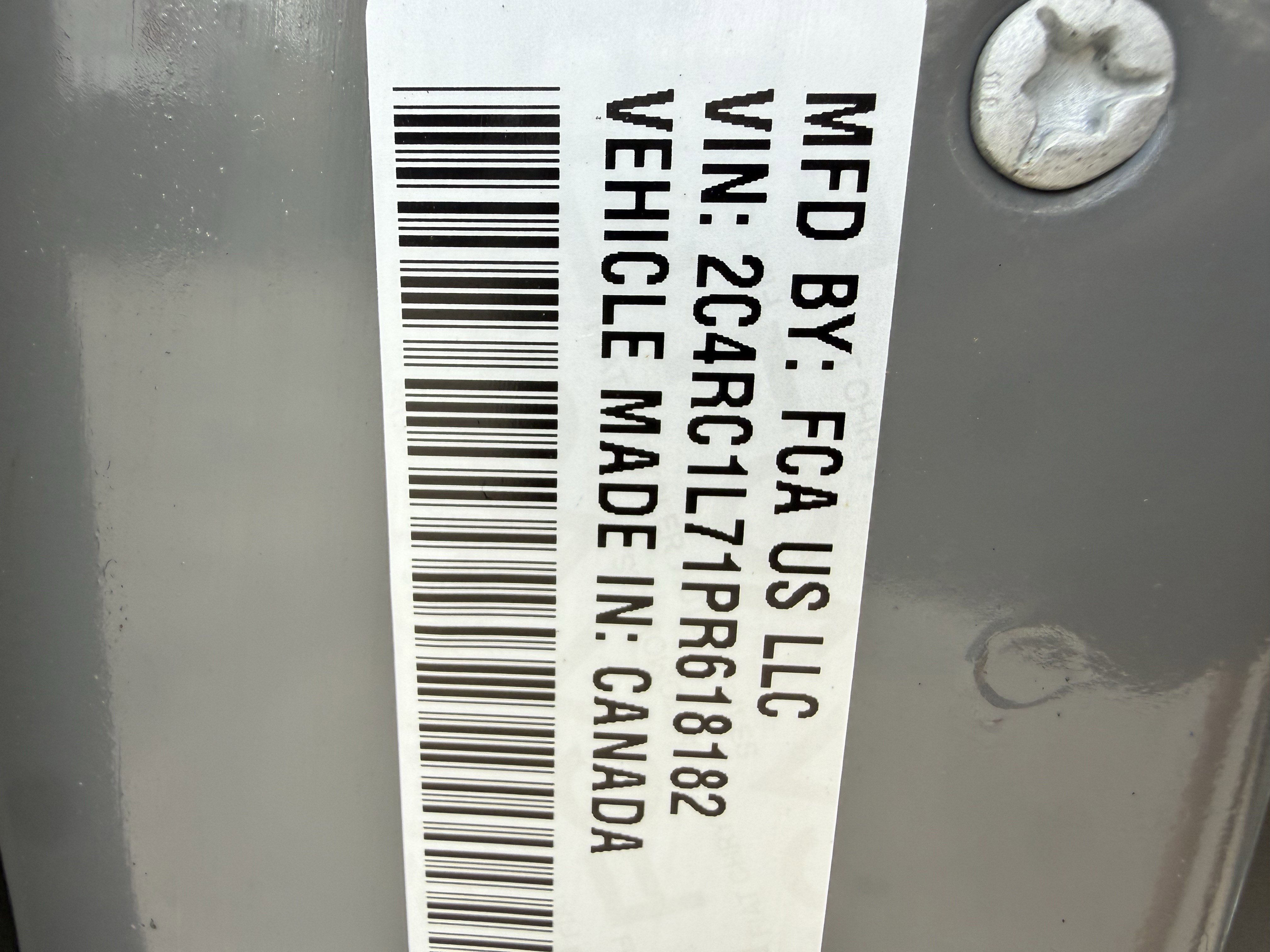 Used 2023 Chrysler Pacifica Touring-L image 31