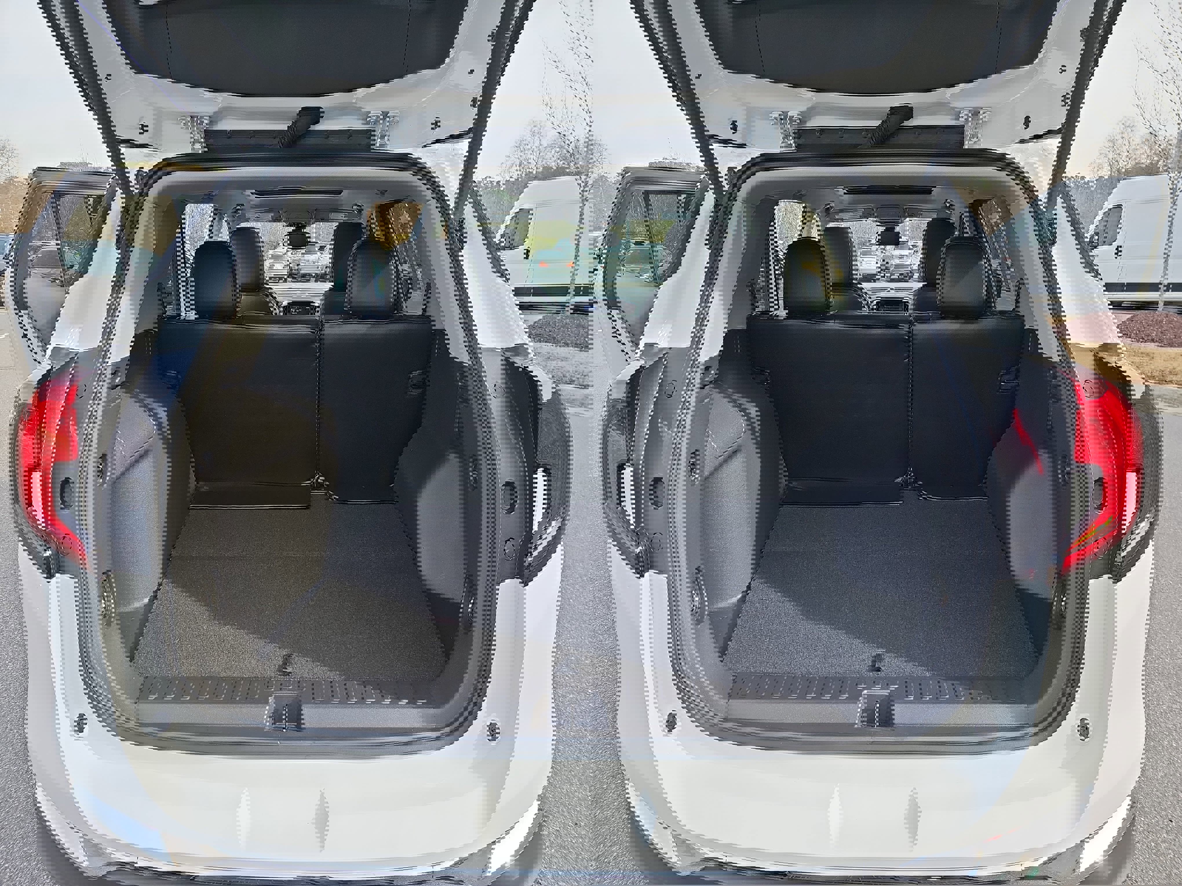 Used 2024 GMC Terrain SLT w/ Infotainment Package II image 13