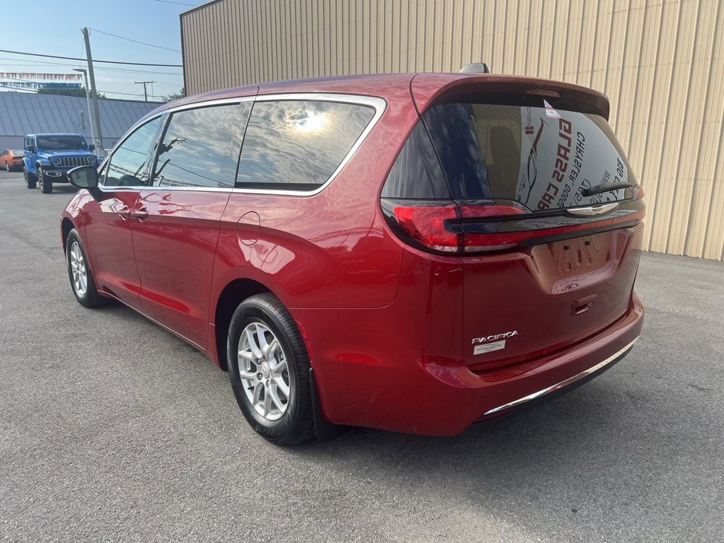New 2025 Chrysler Pacifica Select image 7