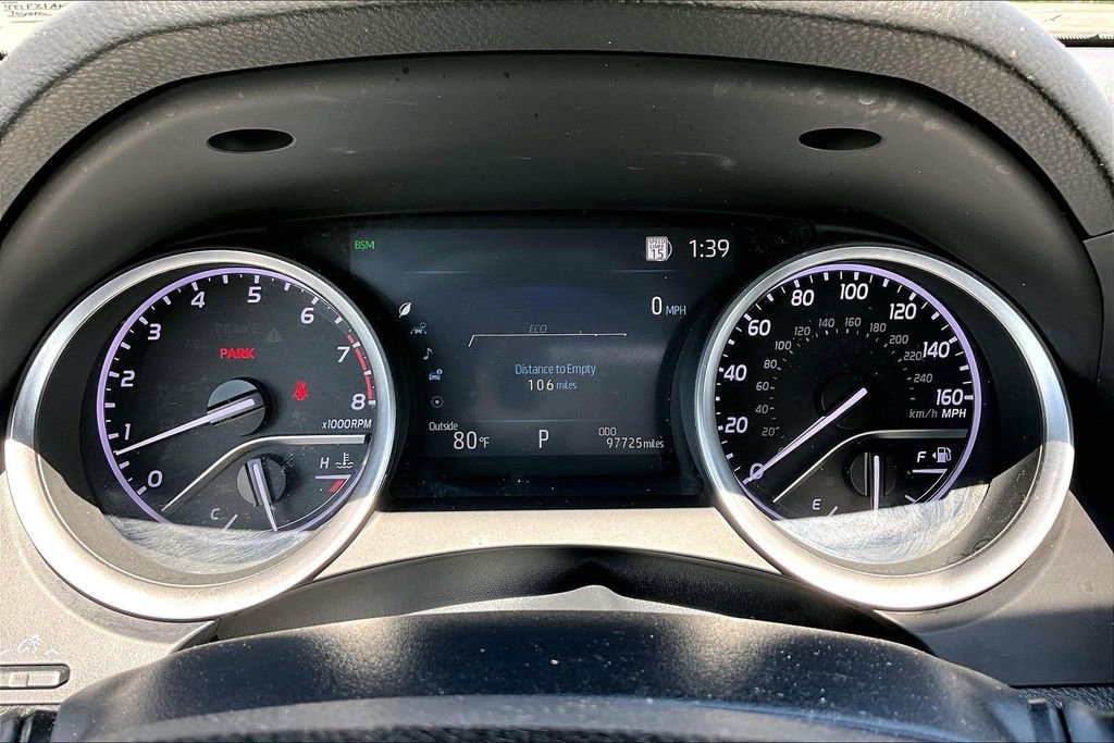 Used 2023 Toyota Camry XLE FWD image 13