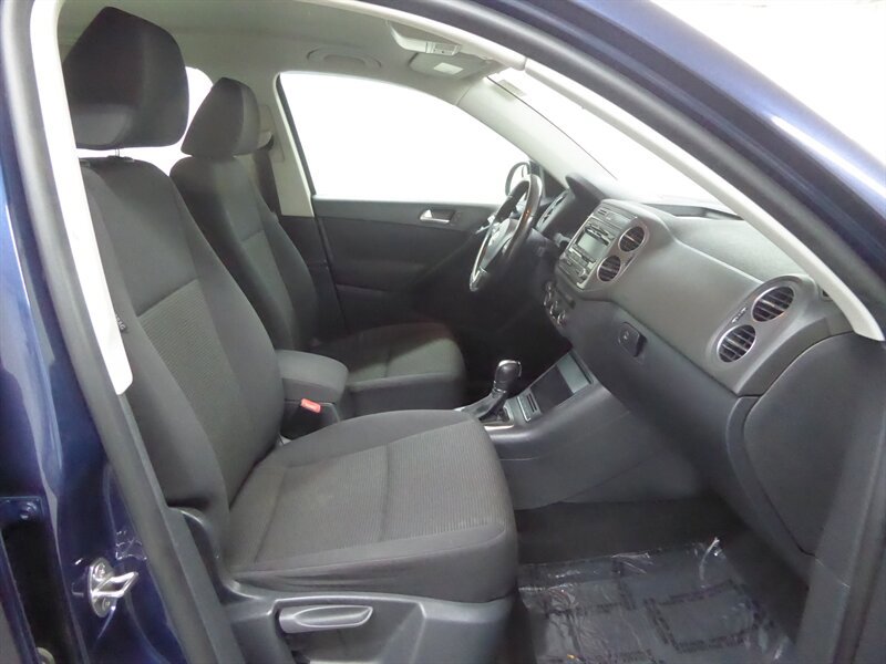 Used 2013 Volkswagen Tiguan S FWD image 21