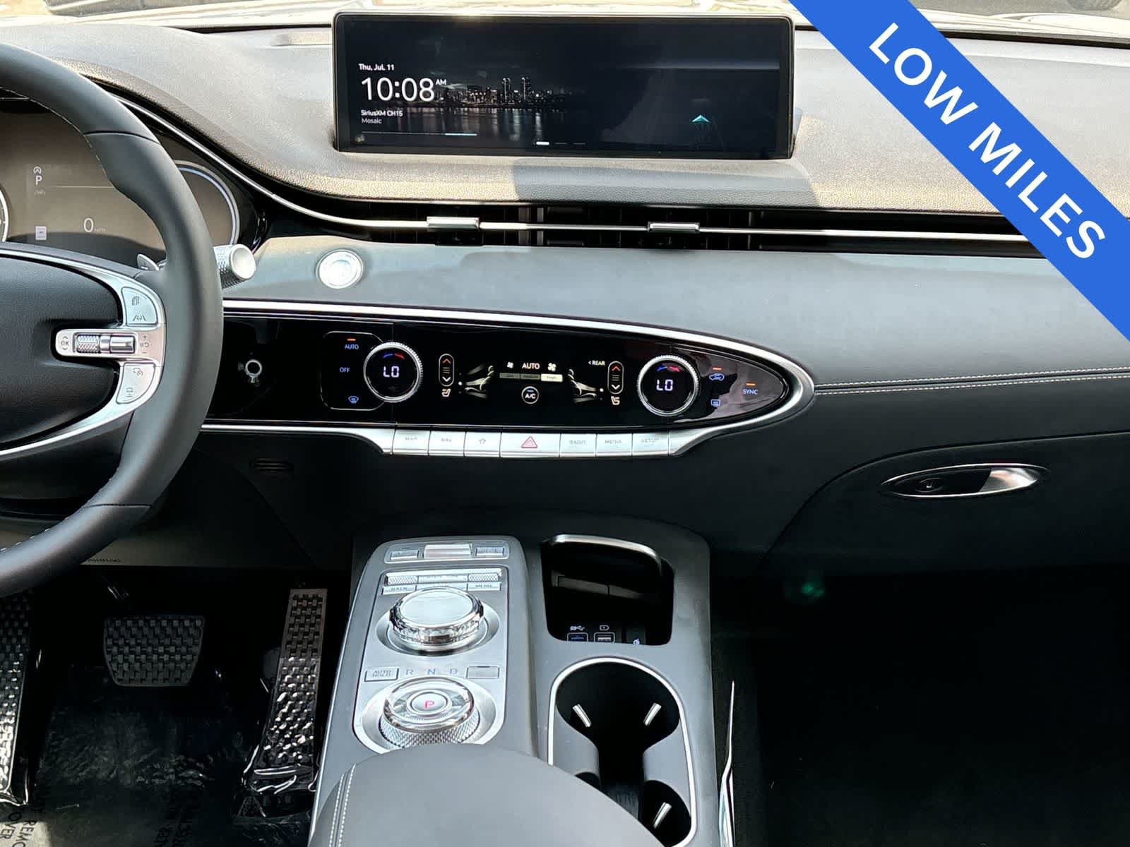 Certified 2024 Genesis GV70 2.5T AWD/4WD image 24