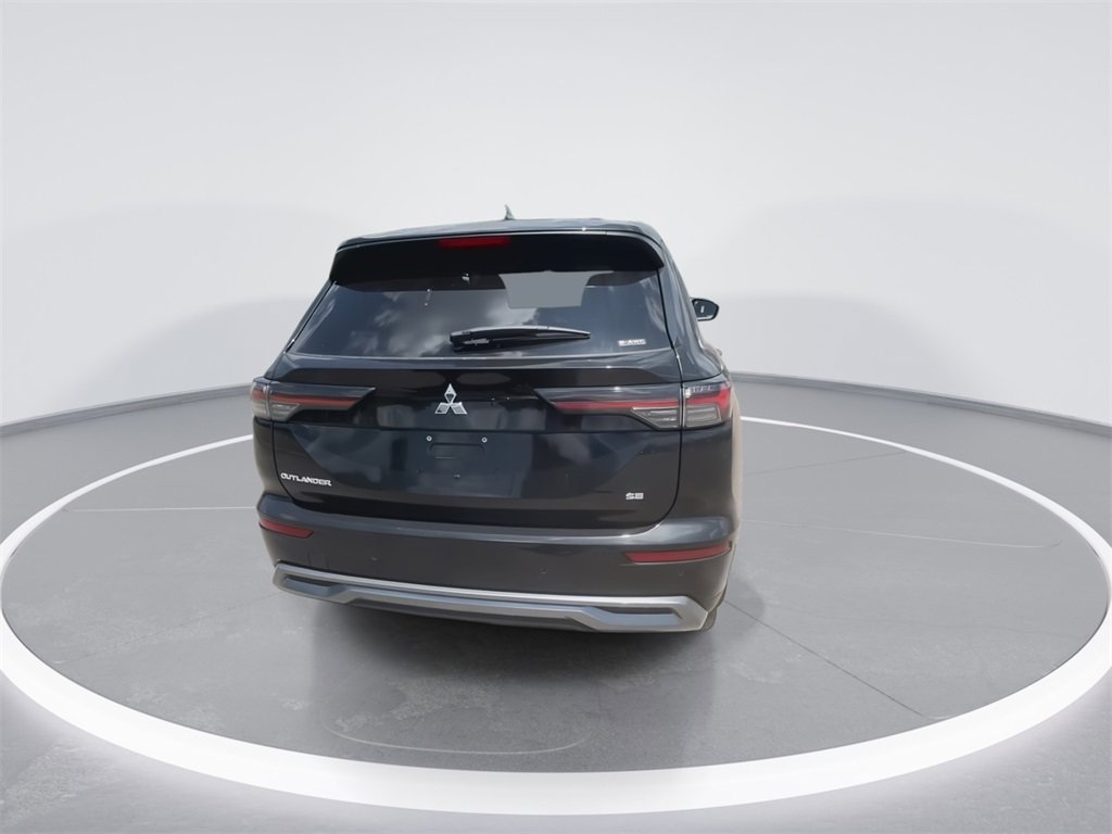 New 2025 Mitsubishi Outlander SE image 7