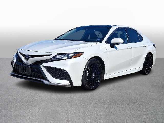 Used 2024 Toyota Camry XSE w/ Navigation Package FWD image 1