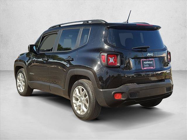 Used 2017 Jeep Renegade Latitude FWD image 8