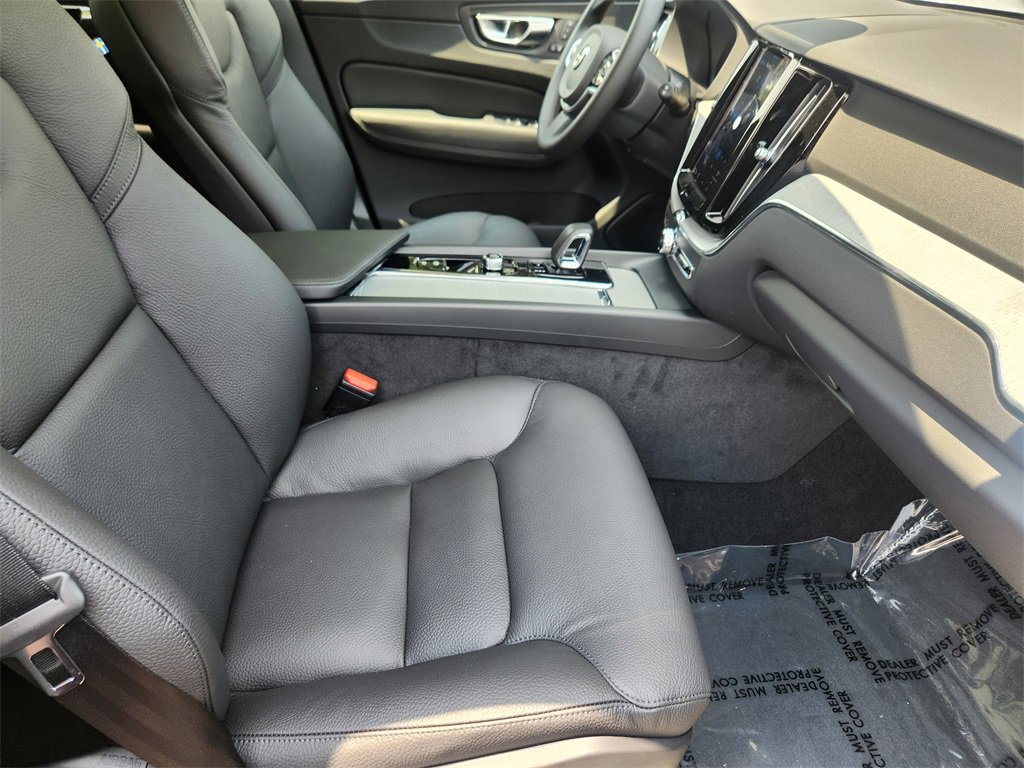 New 2025 Volvo XC60 B5 Plus w/ Protection Package Premier image 17
