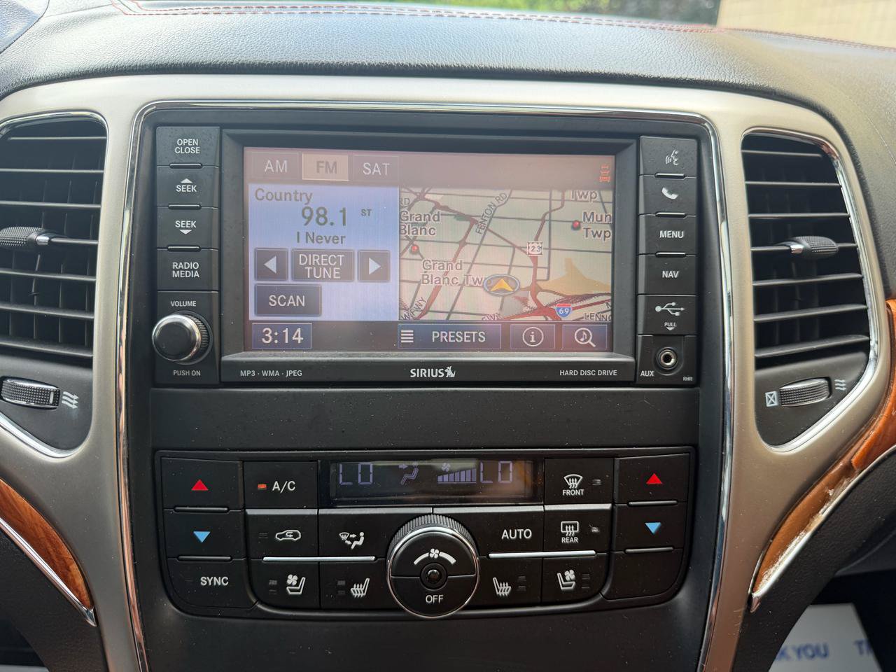 Used 2012 Jeep Grand Cherokee Overland w/ Mopar Chrome Edition Group AWD/4WD image 24