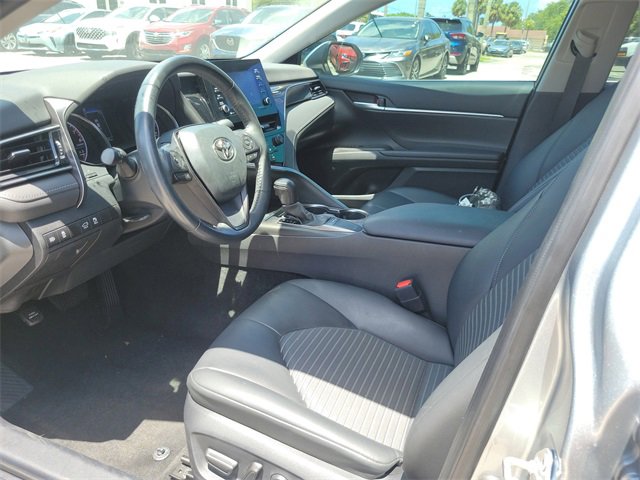 Used 2023 Toyota Camry SE image 12