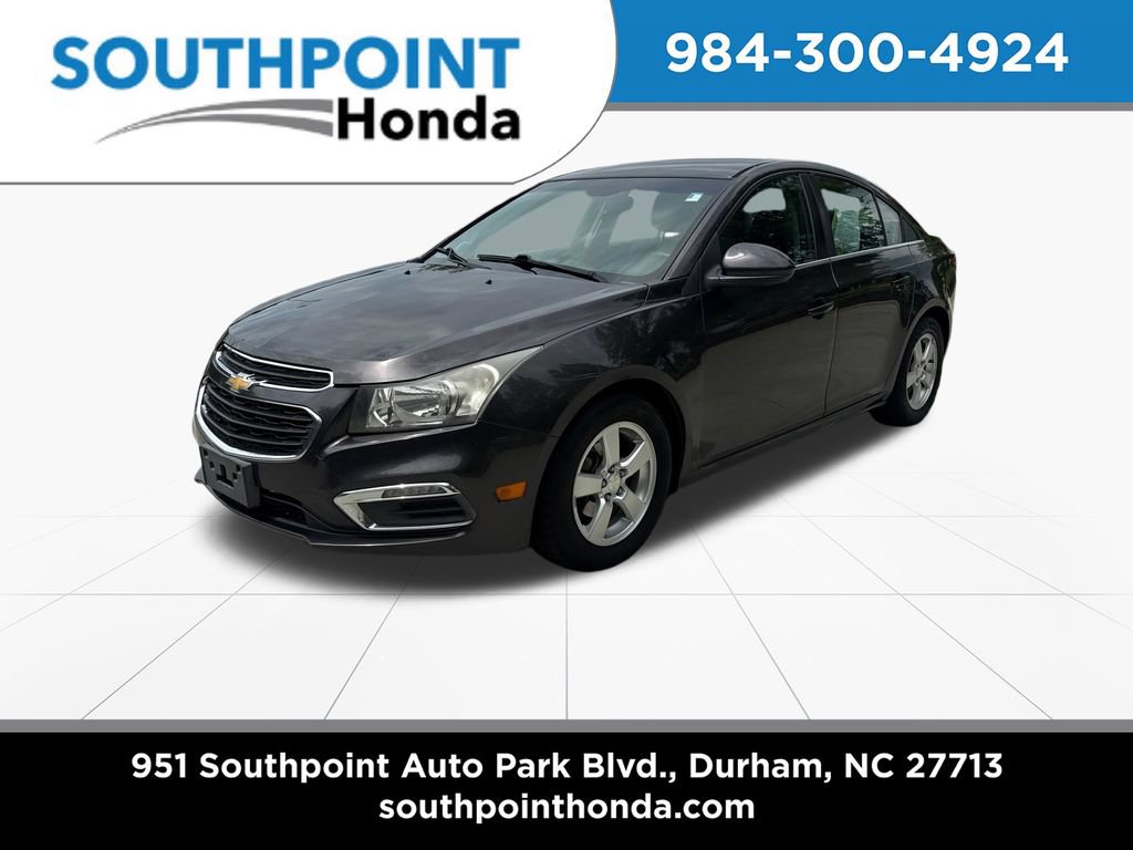 Used 2015 Chevrolet Cruze LT w/ Technology Package FWD image 3