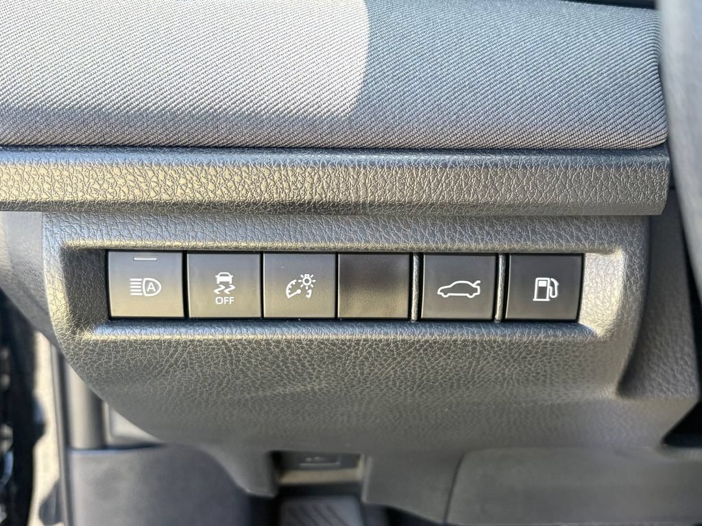 Used 2025 Toyota Camry LE FWD image 25
