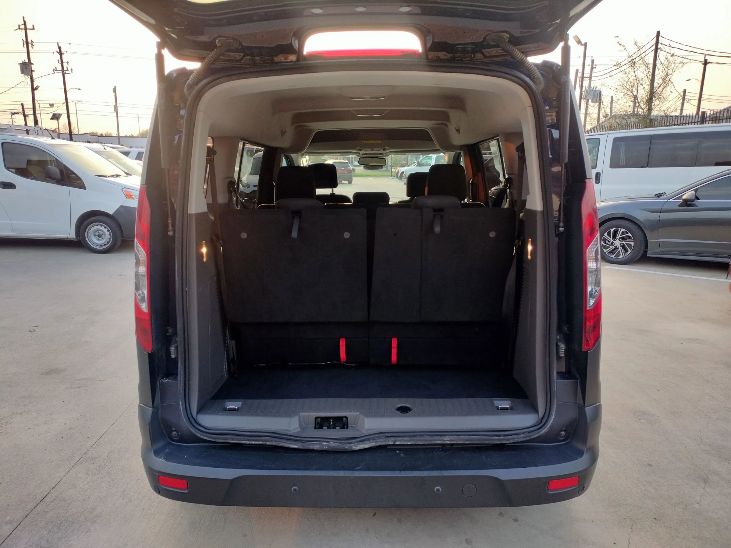 Used 2021 Ford Transit Connect XL image 7