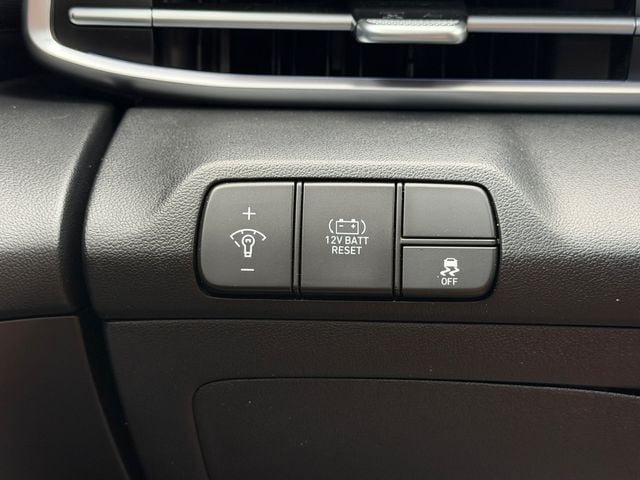 Used 2024 Hyundai Elantra Limited FWD image 27
