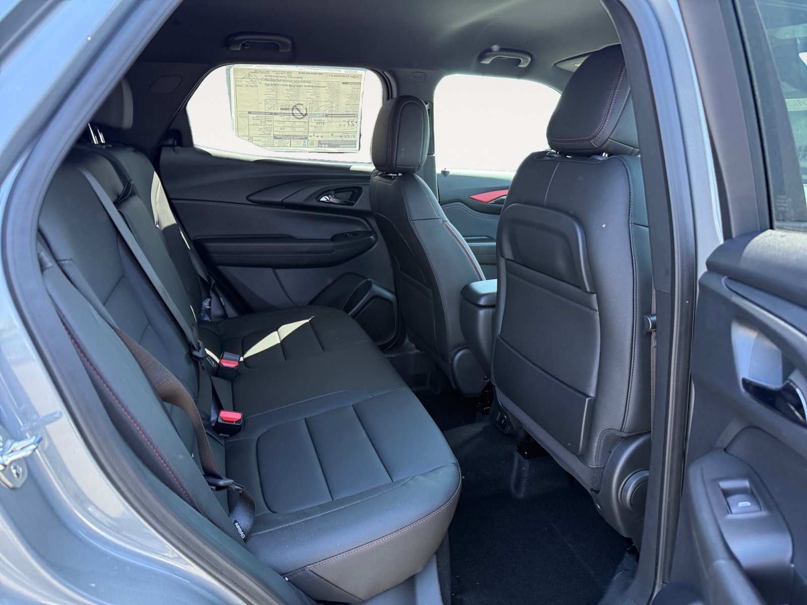 Used 2022 Chevrolet Traverse LS FWD image 18