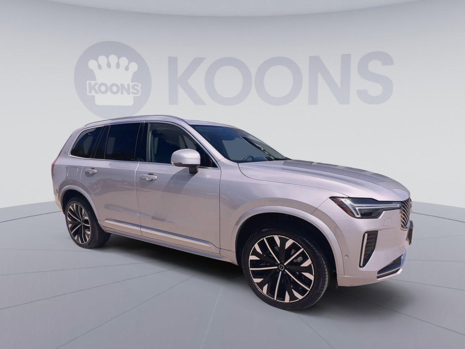 Certified 2025 Volvo XC90 B6 Plus AWD/4WD image 2