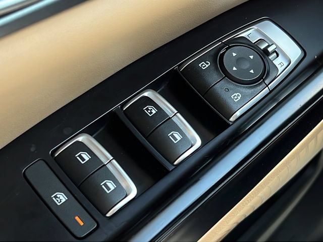 Used 2024 Kia Carnival LX FWD image 26