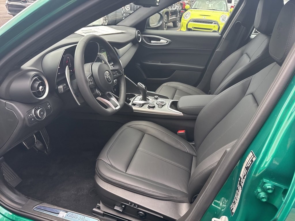 New 2025 Alfa Romeo Giulia AWD w/ Driving Assist Package image 11