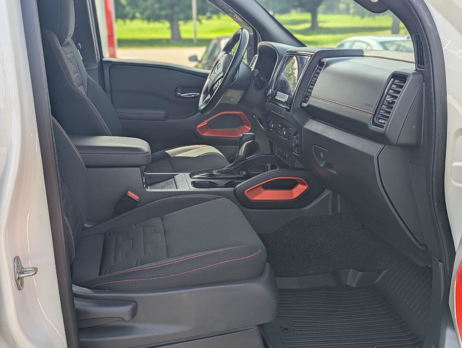 Used 2023 Nissan Frontier PRO-4X w/ Pro Convenience Package AWD/4WD image 21