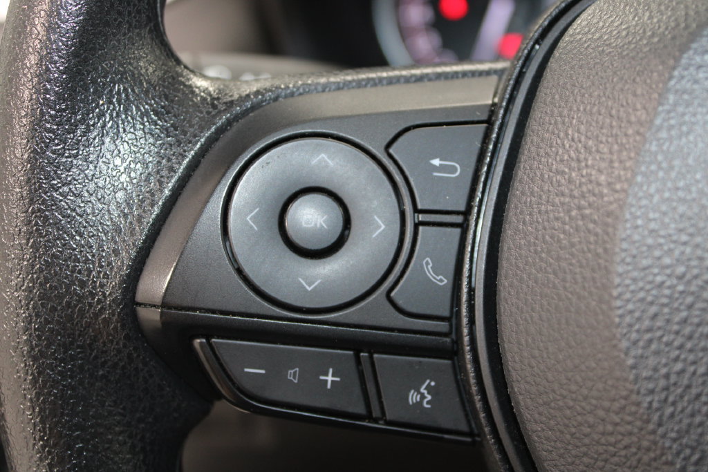 Used 2025 Toyota RAV4 XLE AWD/4WD image 27