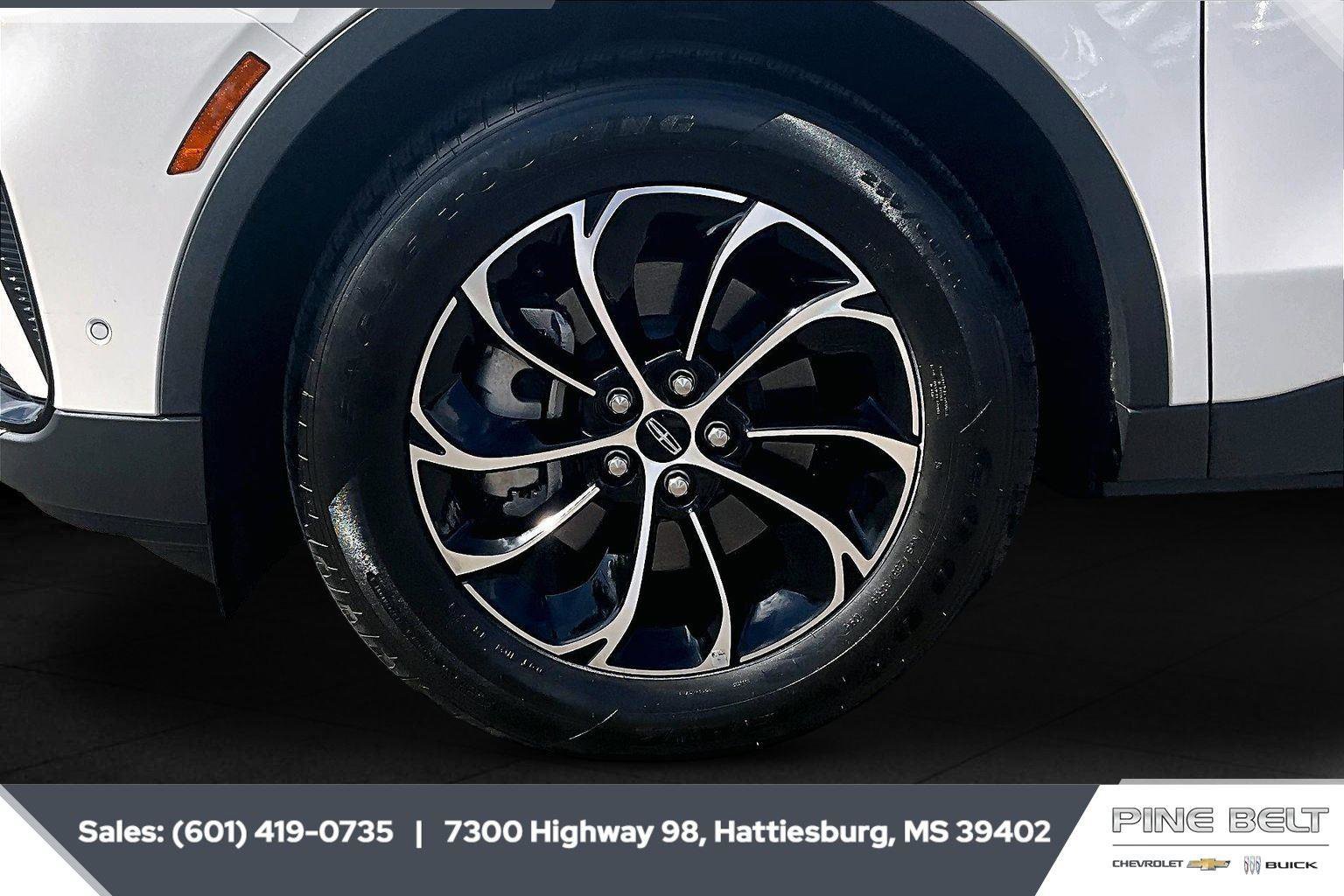 Used 2024 Lincoln Nautilus Premier AWD/4WD image 7