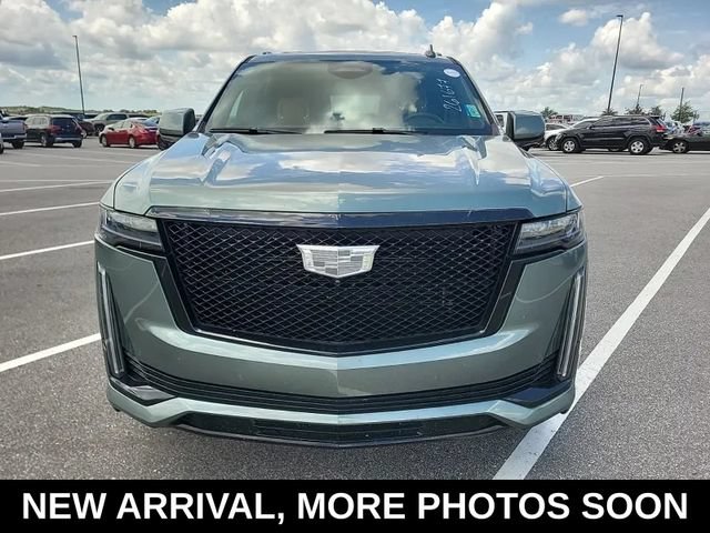 Used 2024 Cadillac Escalade ESV Sport w/ LPO, ONYX Package AWD/4WD image 6