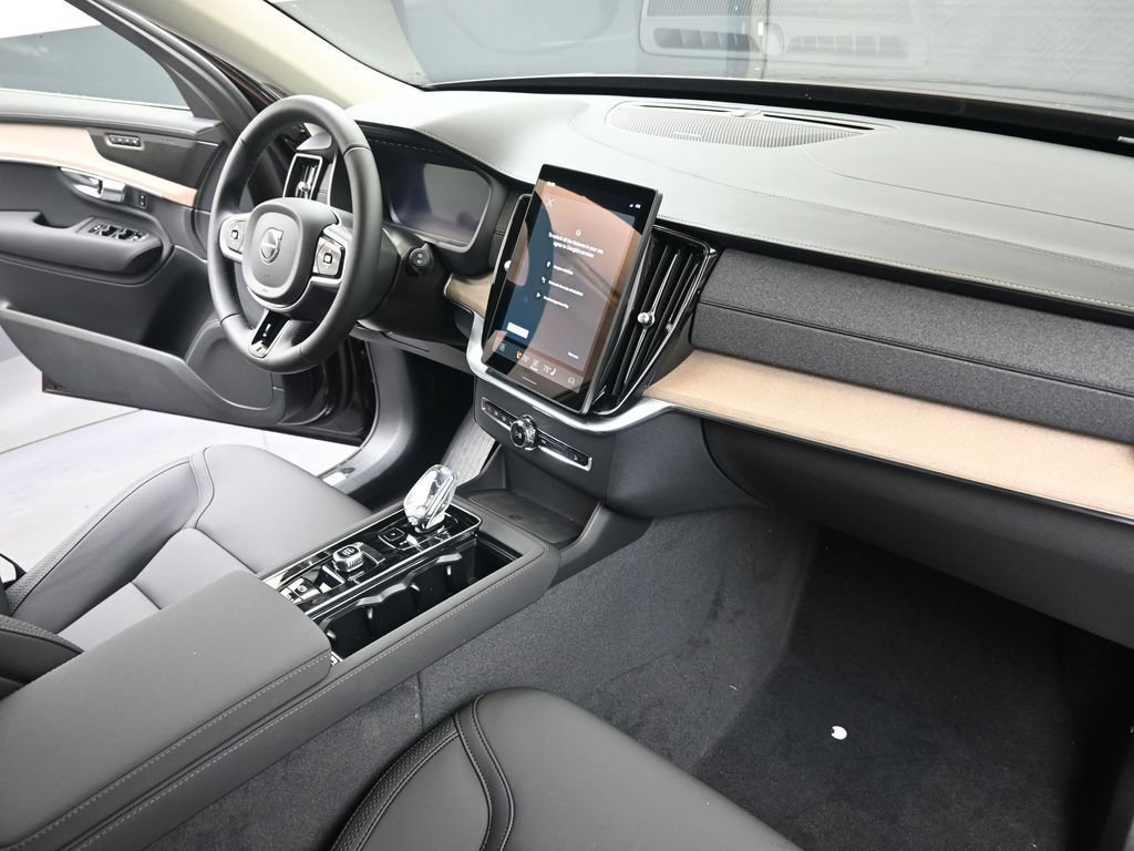 New 2026 Volvo XC90 B6 Plus w/ Protection Package Premier AWD/4WD image 12