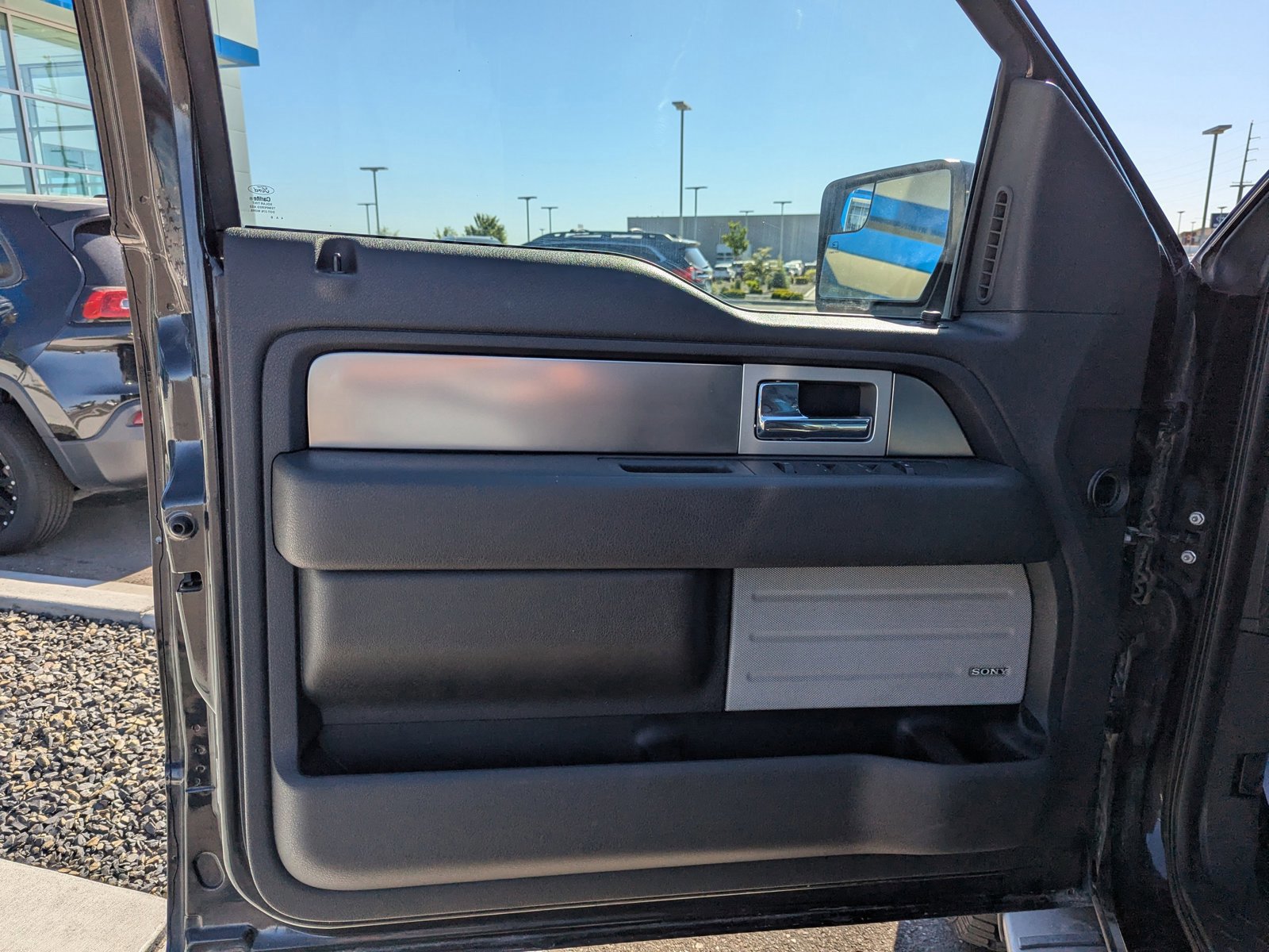 Used 2014 Ford F150 FX4 w/ Equipment Group 402A Luxury AWD/4WD image 10