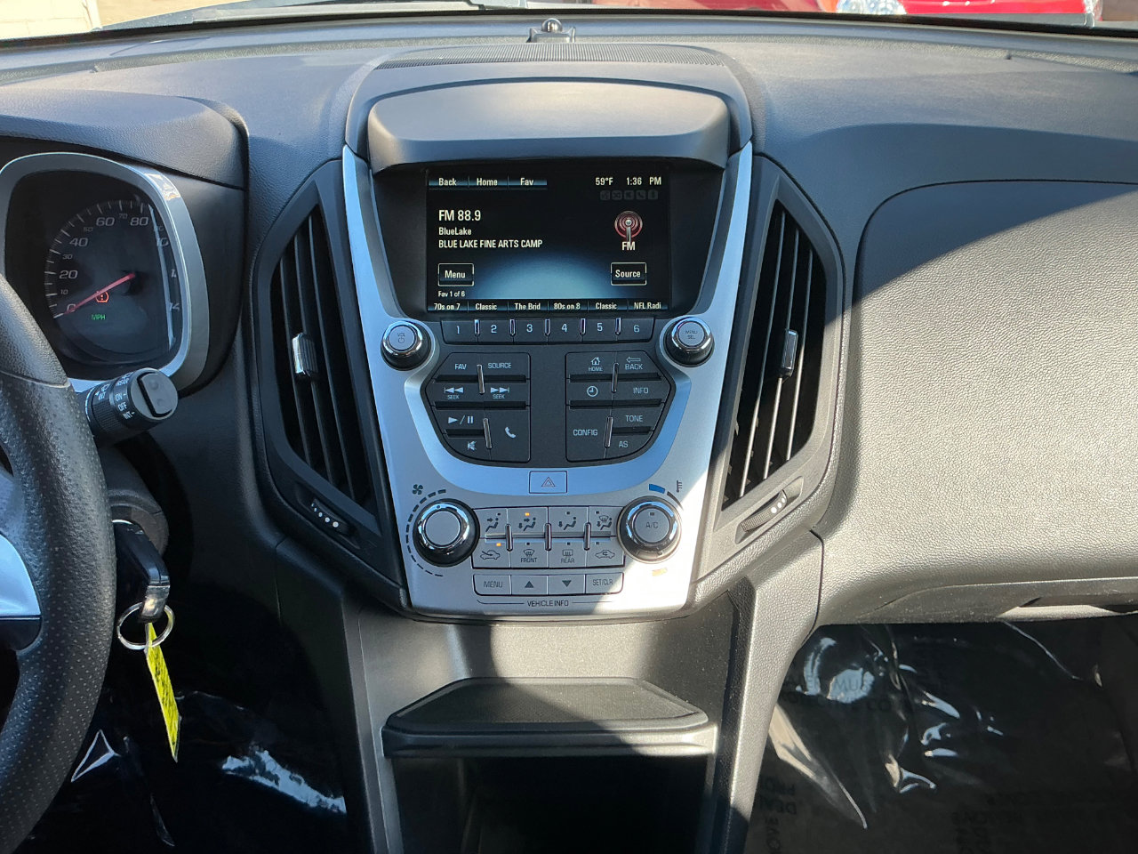 Used 2017 Chevrolet Equinox LT image 20